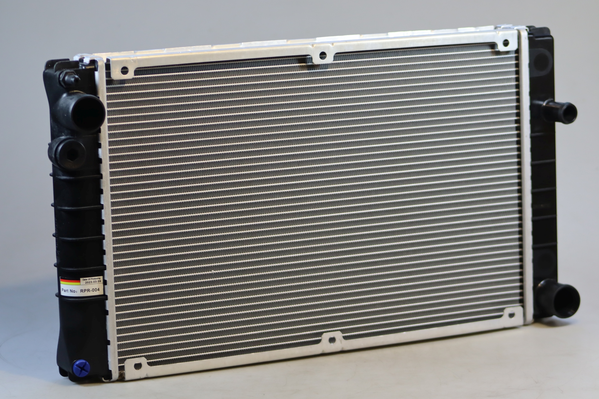 Kühler Wasserkühler NEUAUFBAU Mit Neuem KÜHLERNETZ Für Porsche 924 & 924 Turbo